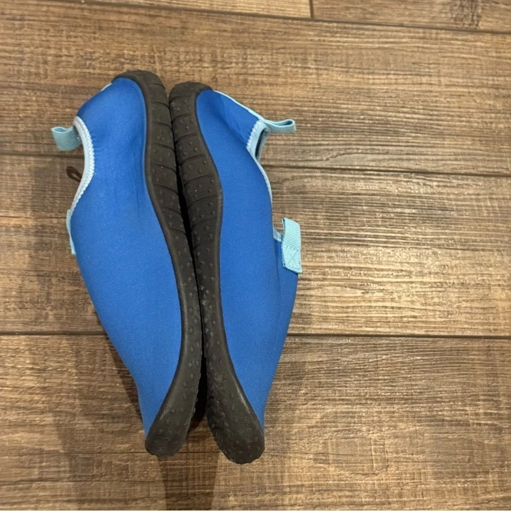 Cat and Jack Boys Water Shoes Swim Quick Dry Light Weight Blue Size 5